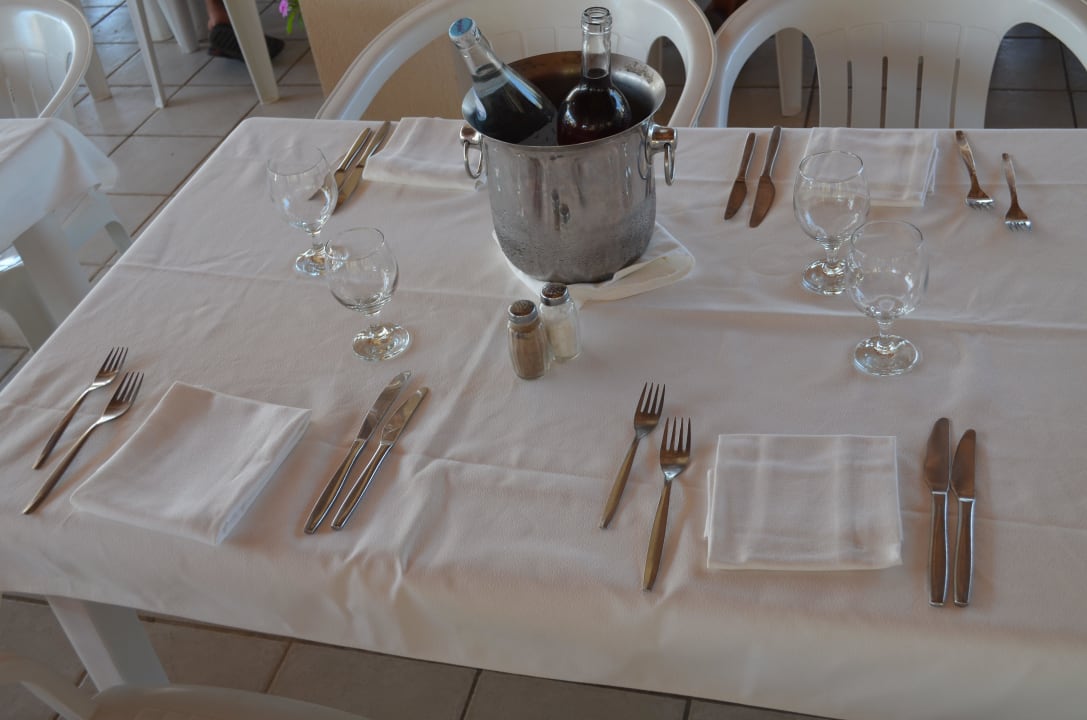 Mittags  Zita Beach Resort