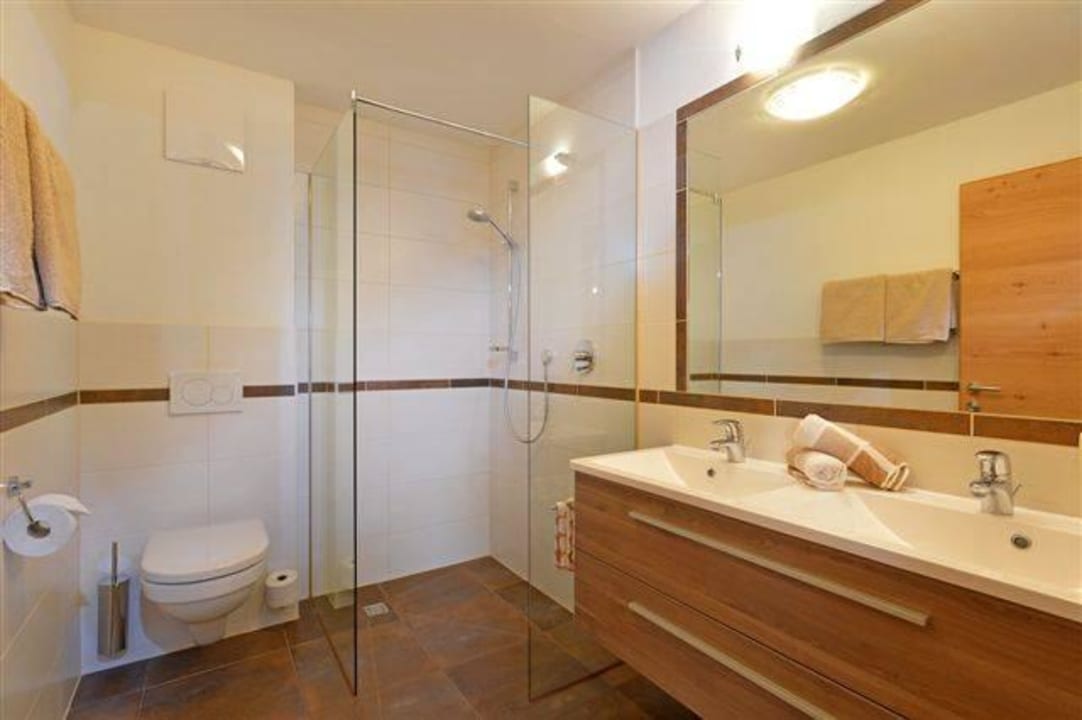Ferienwohnung Dorfblick Badezimmer Apart Tirol Ferienwohnungen