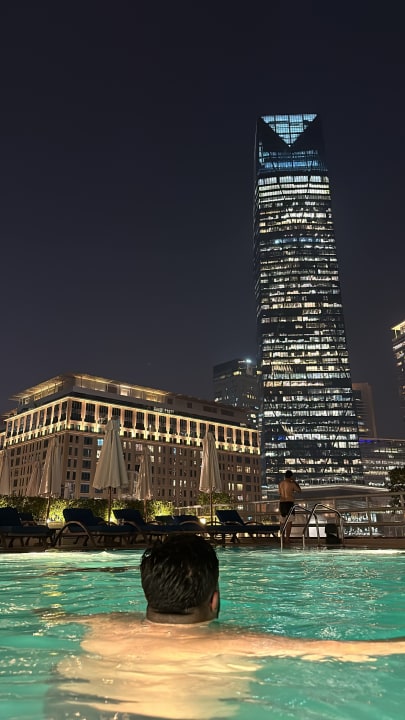 Pool Rose Rayhaan by Rotana