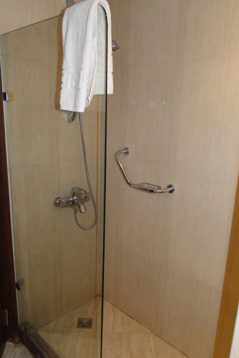 Unser zweites Zimmer: Die große Dusche  SUNRISE Holidays Resort (Adults Only)