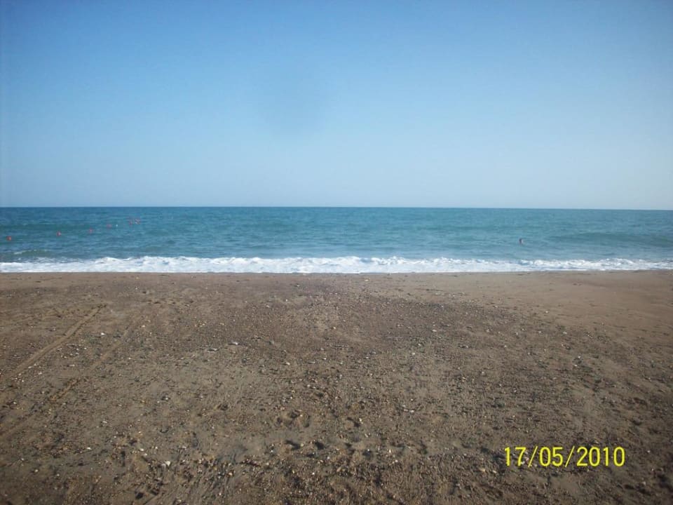 Strand Saturn Palace Resort Hotel