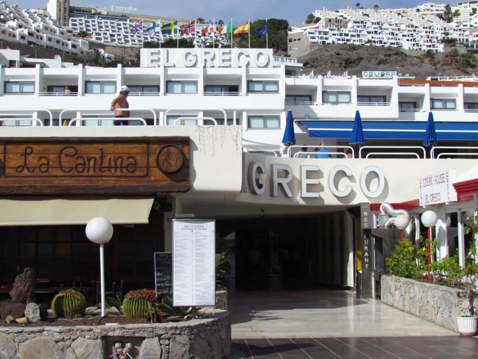 Entrance Hotel El Greco