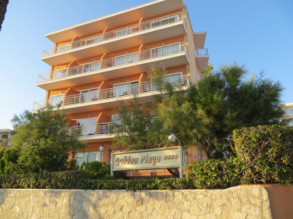 Hotel von Straße aus HSM Golden Playa