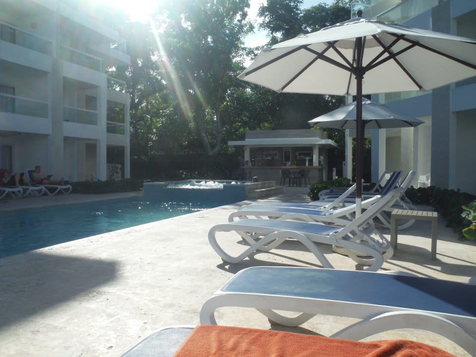 Pool Emotions by Hodelpa Puerto Plata