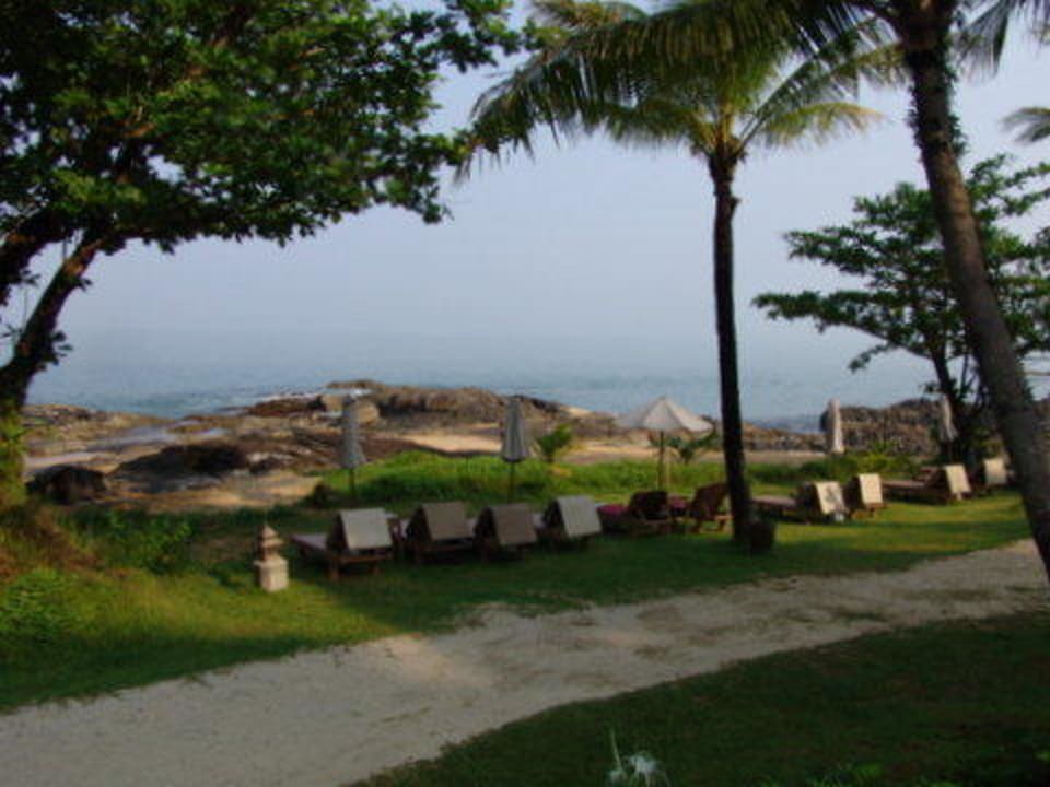 Beachfront-Blick am Morgen Moracea by Khao Lak Resort