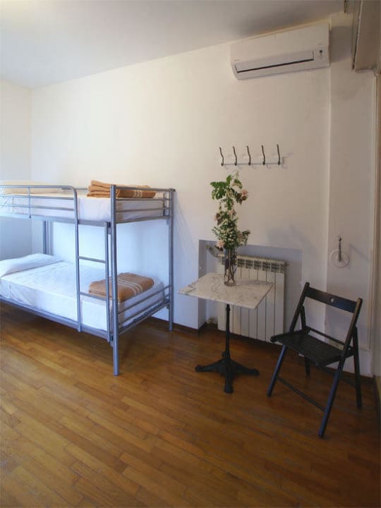 Doppia Hostel Colours