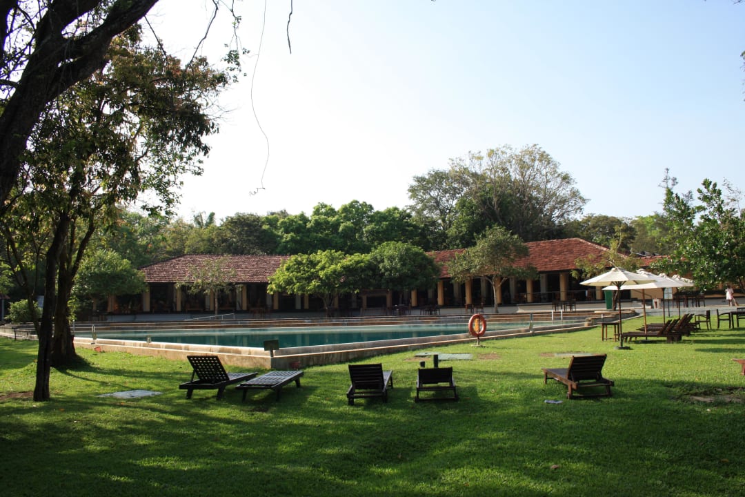 Pool und Restaurant Habarana Village by Cinnamon