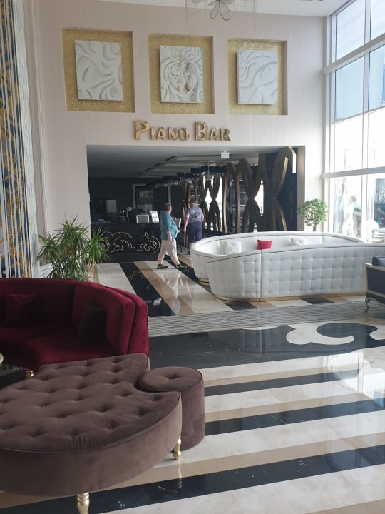 Lobby Azura Deluxe Resort & Spa Hotel