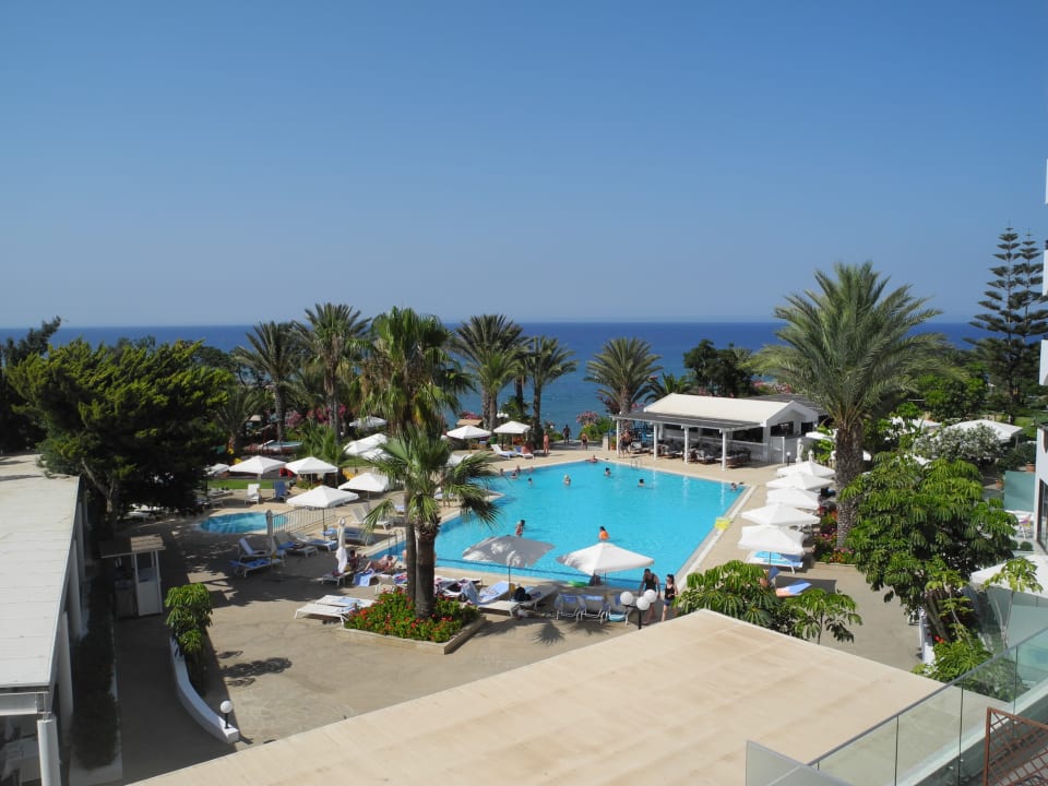 Pool Crystal Springs Beach Hotel