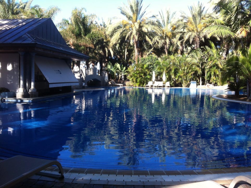 Poolbar am geschlängelten Pool Lopesan Costa Meloneras, Resort & Spa