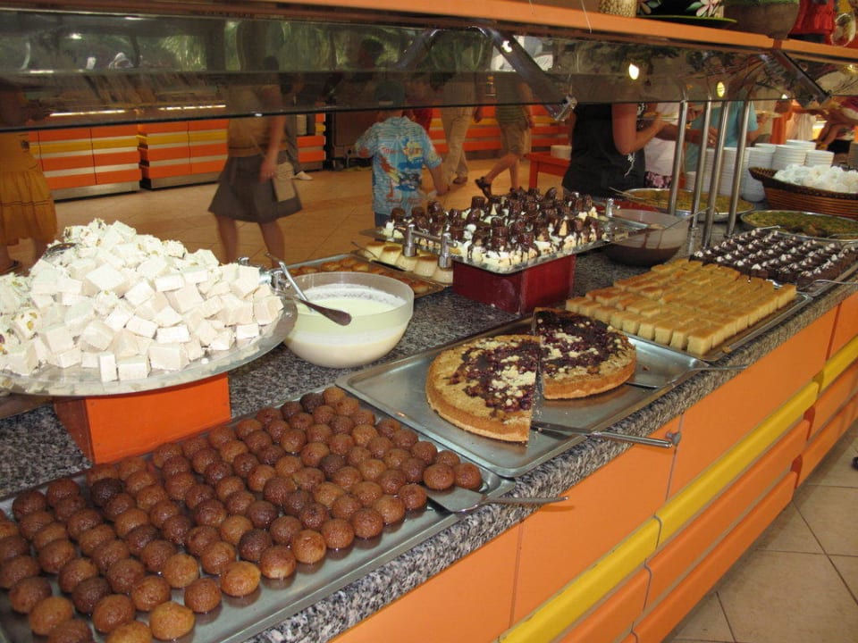 Buffet VONRESORT Golden Beach