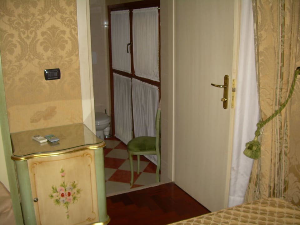 Zimmer 601 - Eingang zum Bad Hotel Belle Epoque