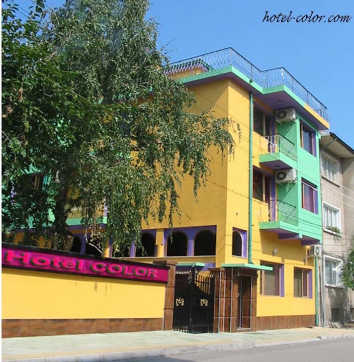 Fassade Hotel Color