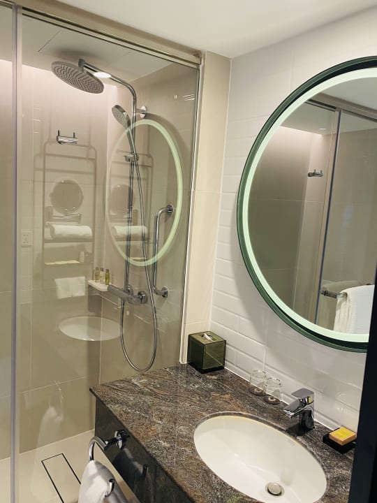 Zimmer Double Tree by Hilton Bangkok Ploenchit