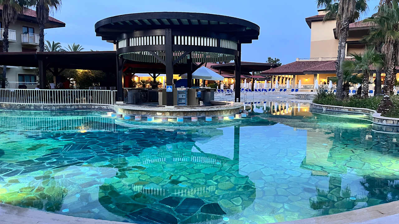 Pool Club Grand Aqua