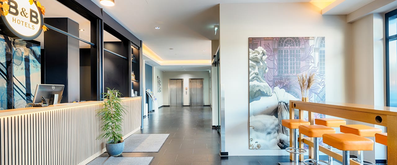 Lobby B&B Hotel München-Olympiapark