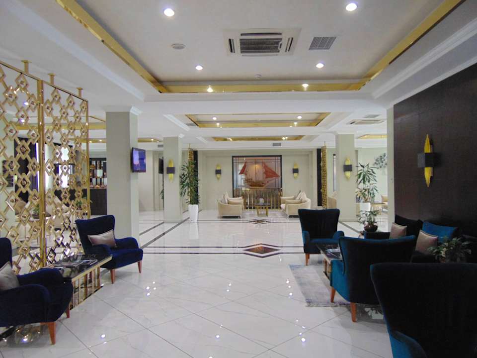 Lobby Wyndham Garden Tashkent