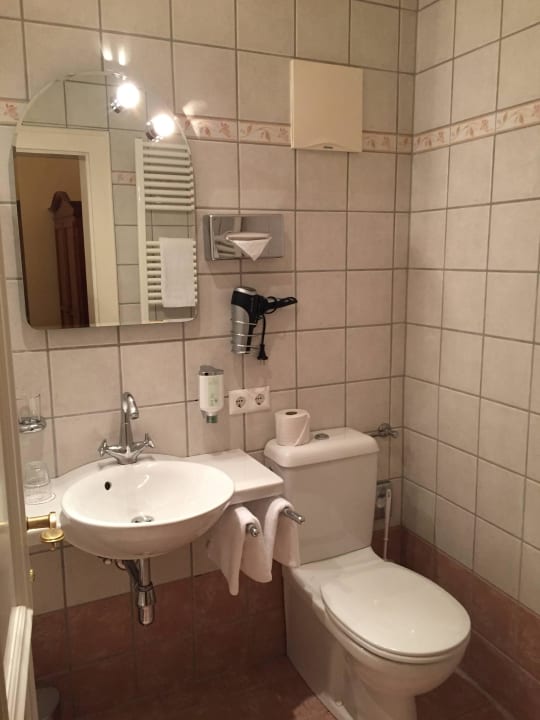 Badezimmer Doppelzimmer 1 Hotel Palais26 Villach