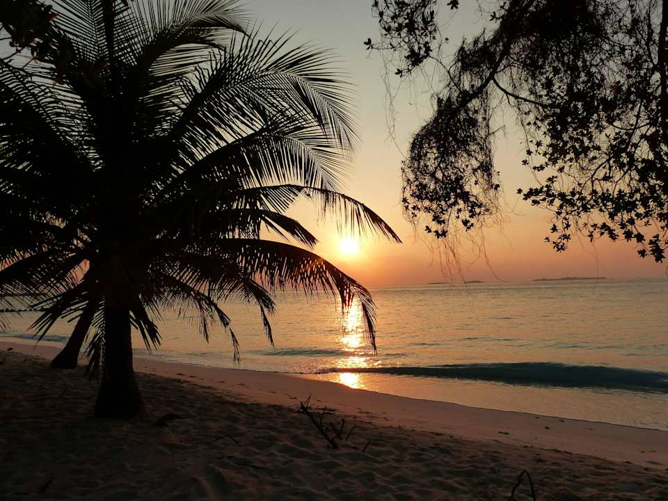 Sonnenaufgang Kuredu Island Resort & Spa