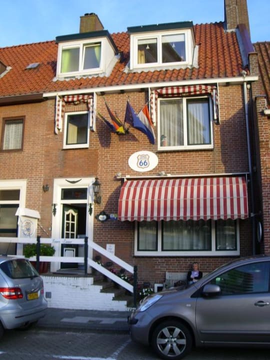 Frontansicht Pension Sixtysix