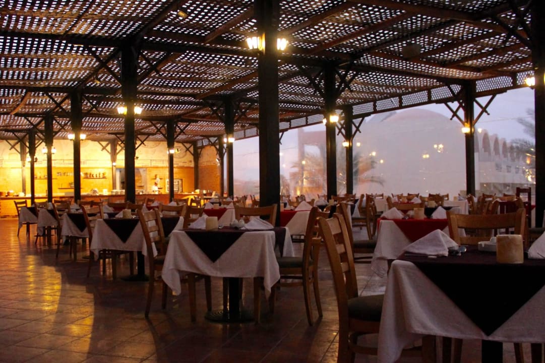 Galadinner Three Corners Sea Beach Resort