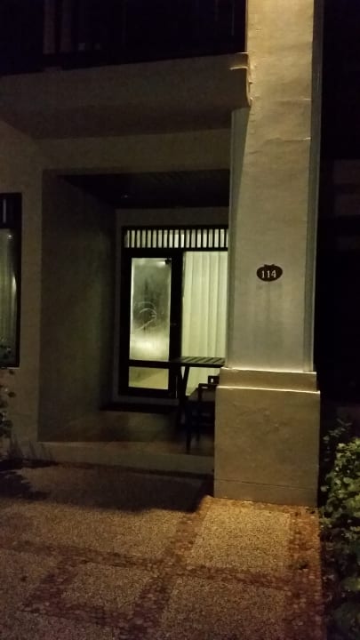 Zimmer von der Aussenansicht La Flora Khao Lak