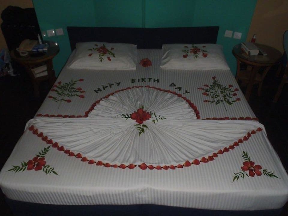 Geburtstagsüberraschung im Zimmer Adaaran Select Meedhupparu Island Resort - Premium All Inclusive