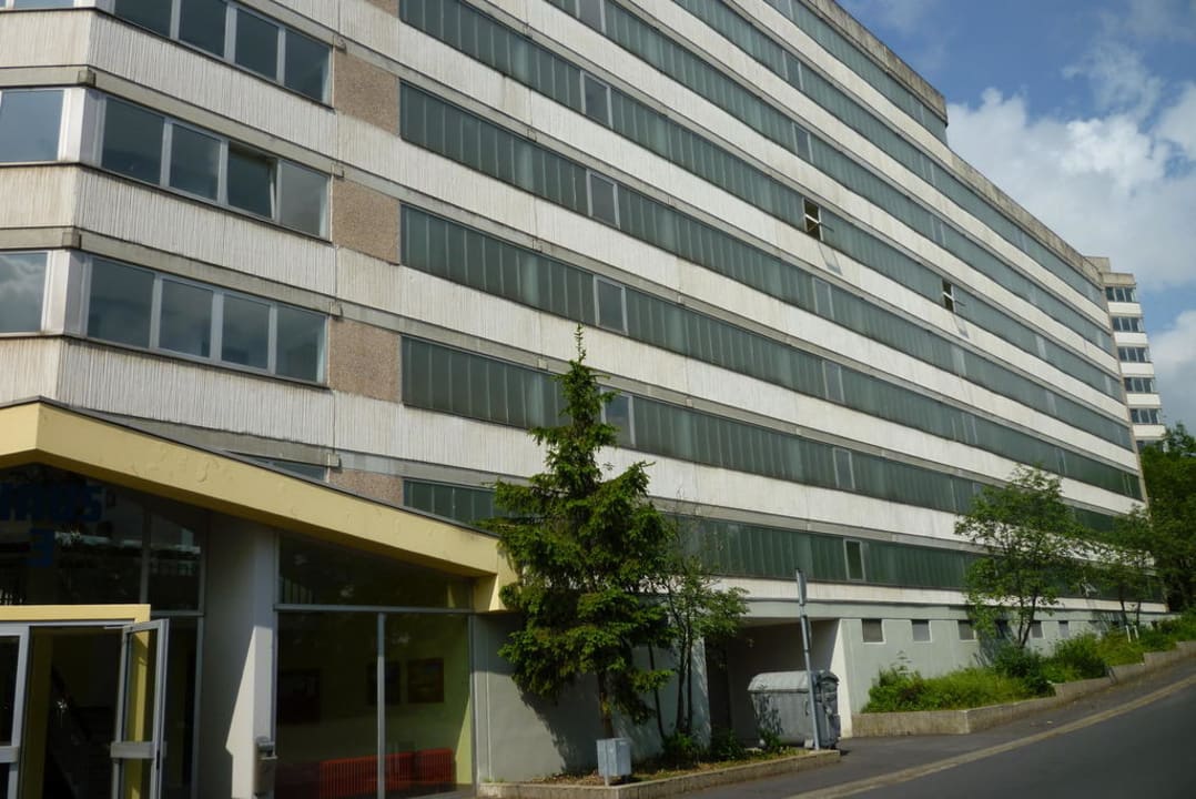 Eines der 3 Gebäude Hotel Sonnenhügel