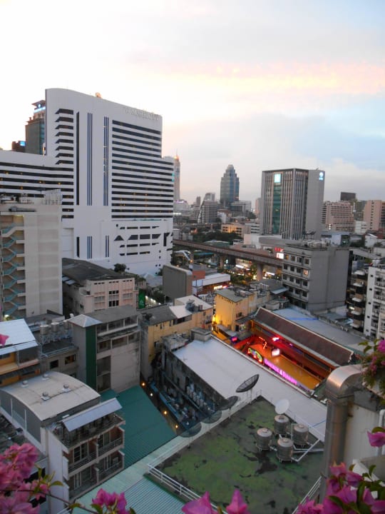 Von der Sonnenterrasse The Landmark Bangkok