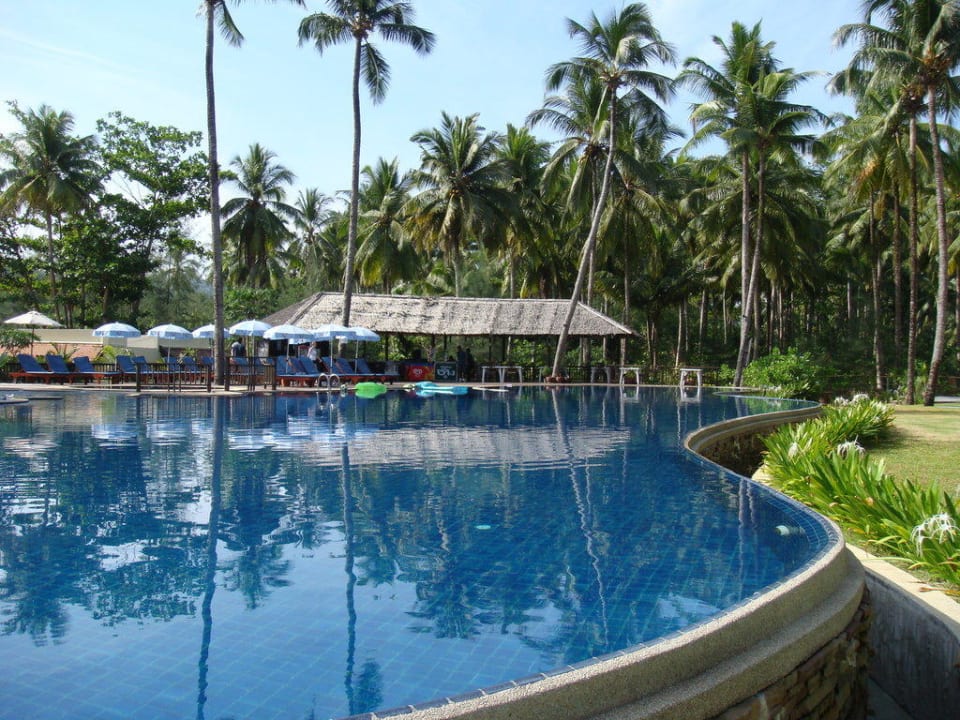 Pool area Outrigger Khao Lak Beach Resort
