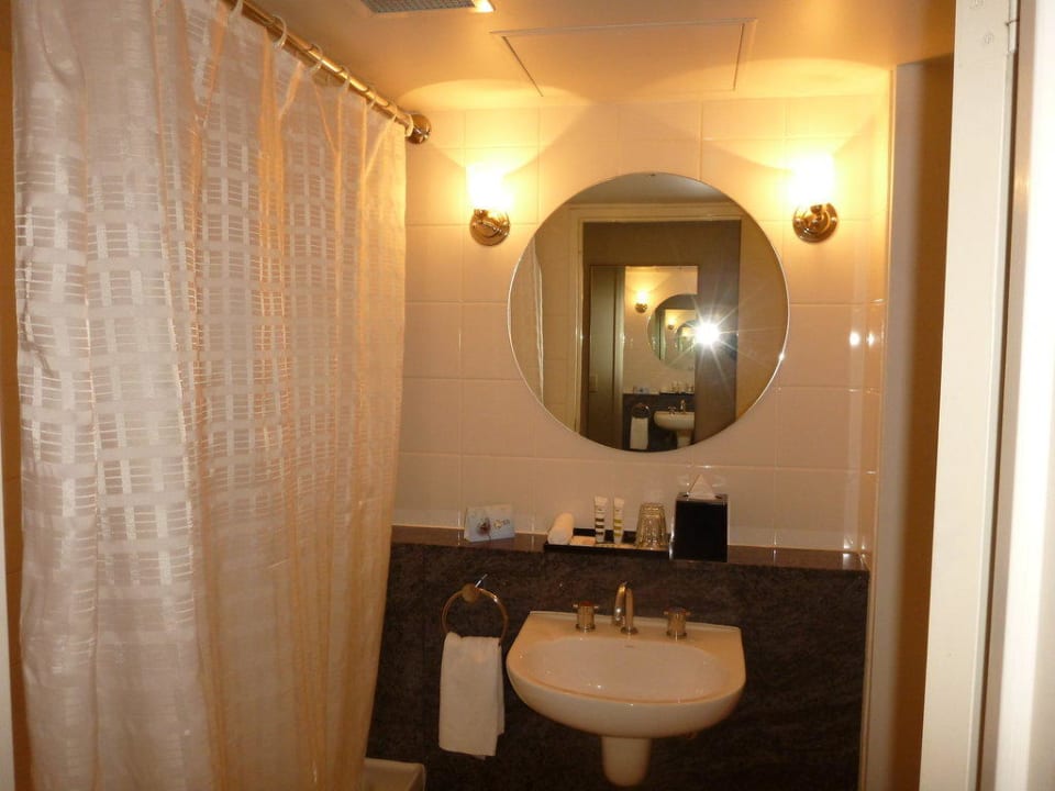 Badezimmer Mercure Hotel Sydney