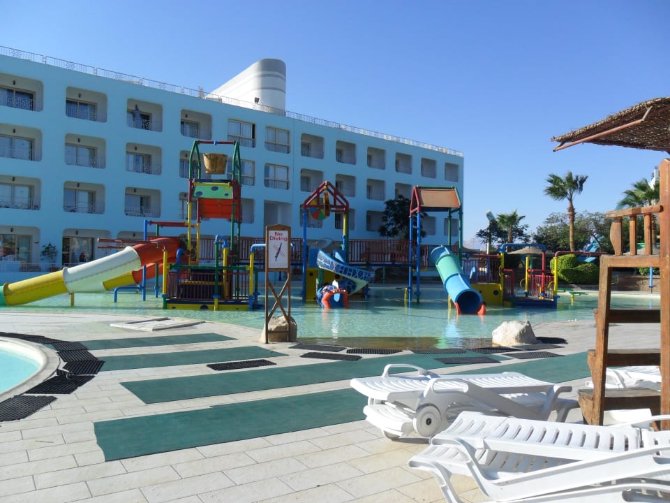 Poollandschaft für die Kinder Titanic Resort & Aqua Park