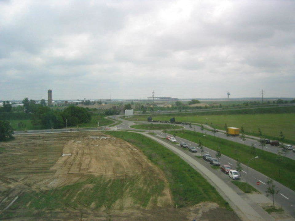 Blick Richtung Airport Schönefeld Holiday Inn Berlin Airport - Conference Centre