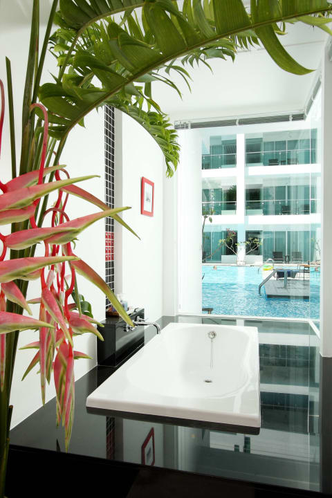 Deluxe Pool View Serene Wing The Old Phuket - Karon Beach Resort