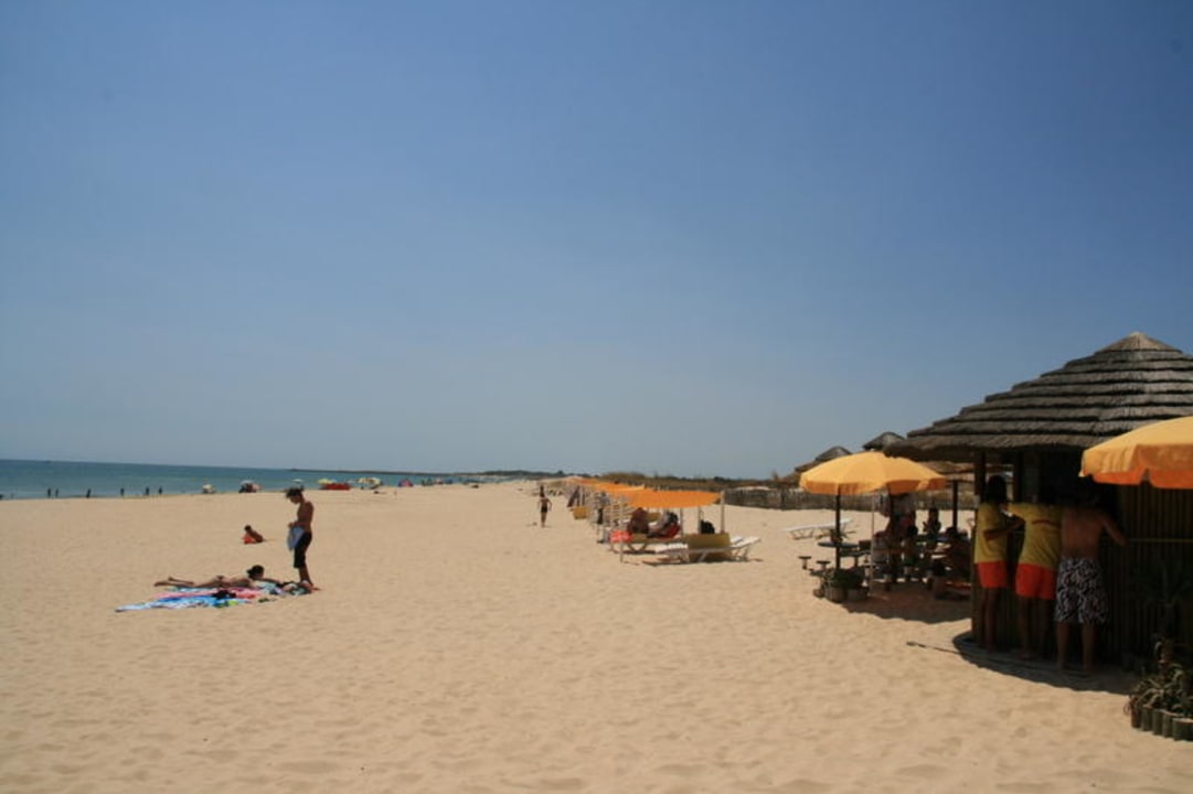 der strand ist recht hübsch und wenig bevölkert Golden Club Cabanas