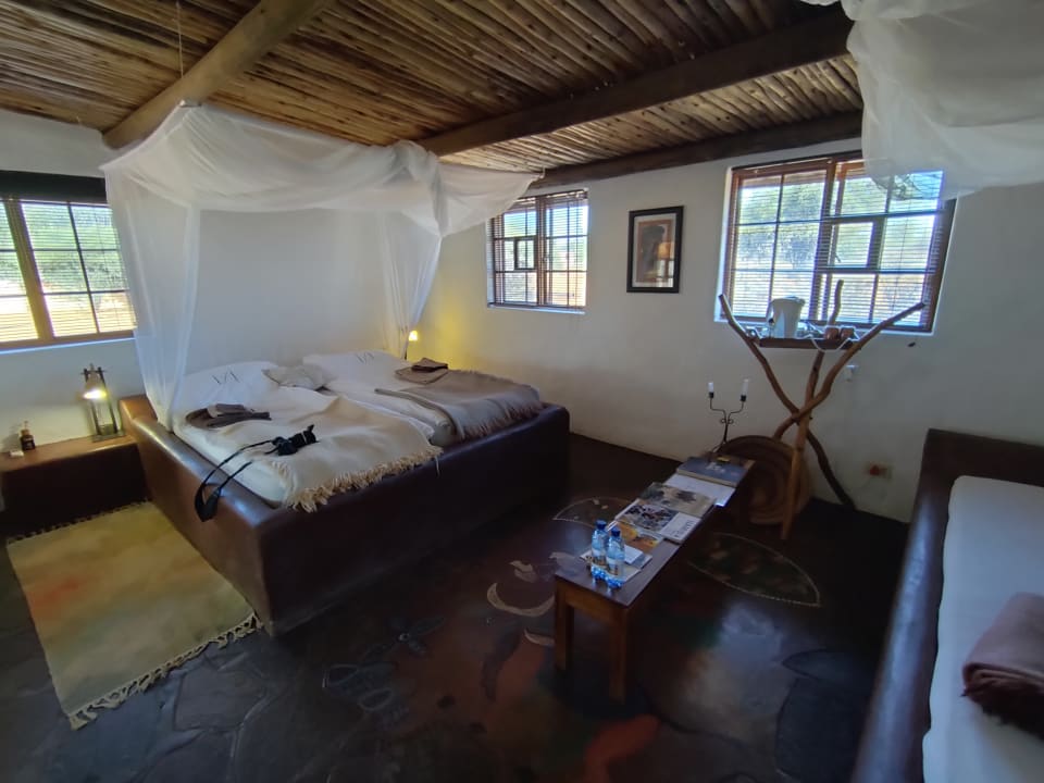 Zimmer Hotel Eningu Clay-House Lodge