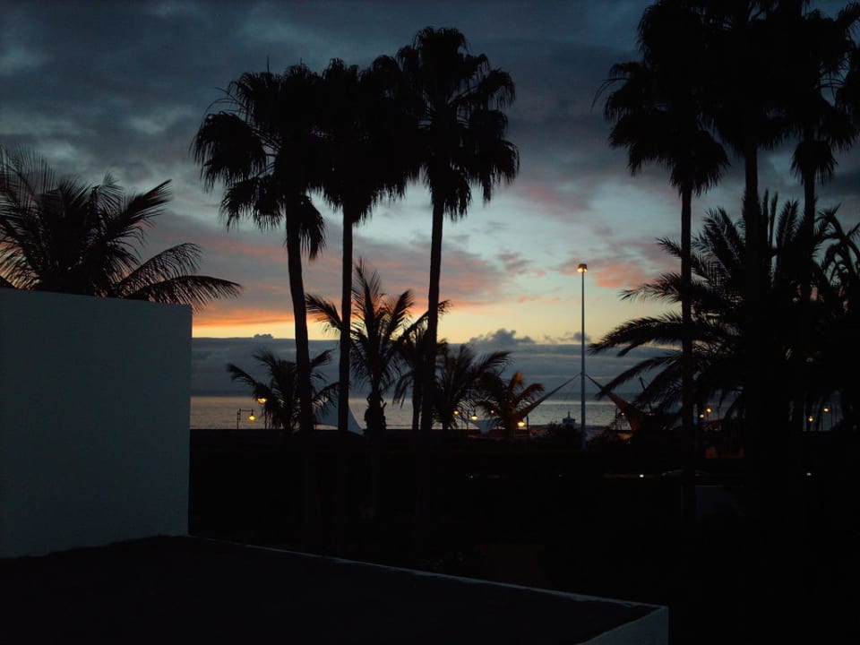 Ausicht vom Balkon zum Strand Hotel Riu Paraiso Lanzarote