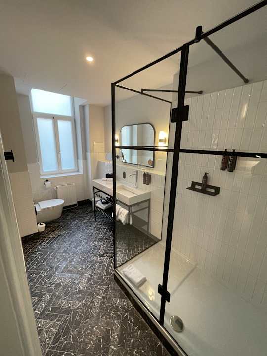 Zimmer Hotel Astoria Vienna, Curio Collection by Hilton