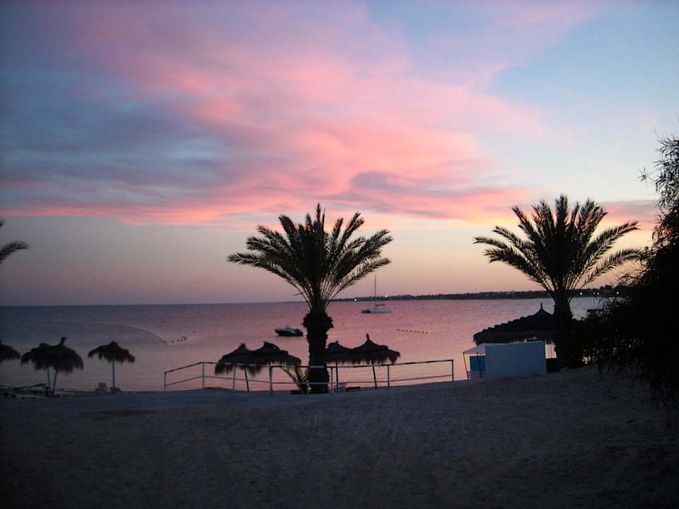 Wassersport-Center am Abend Hotel El Mouradi Djerba Menzel