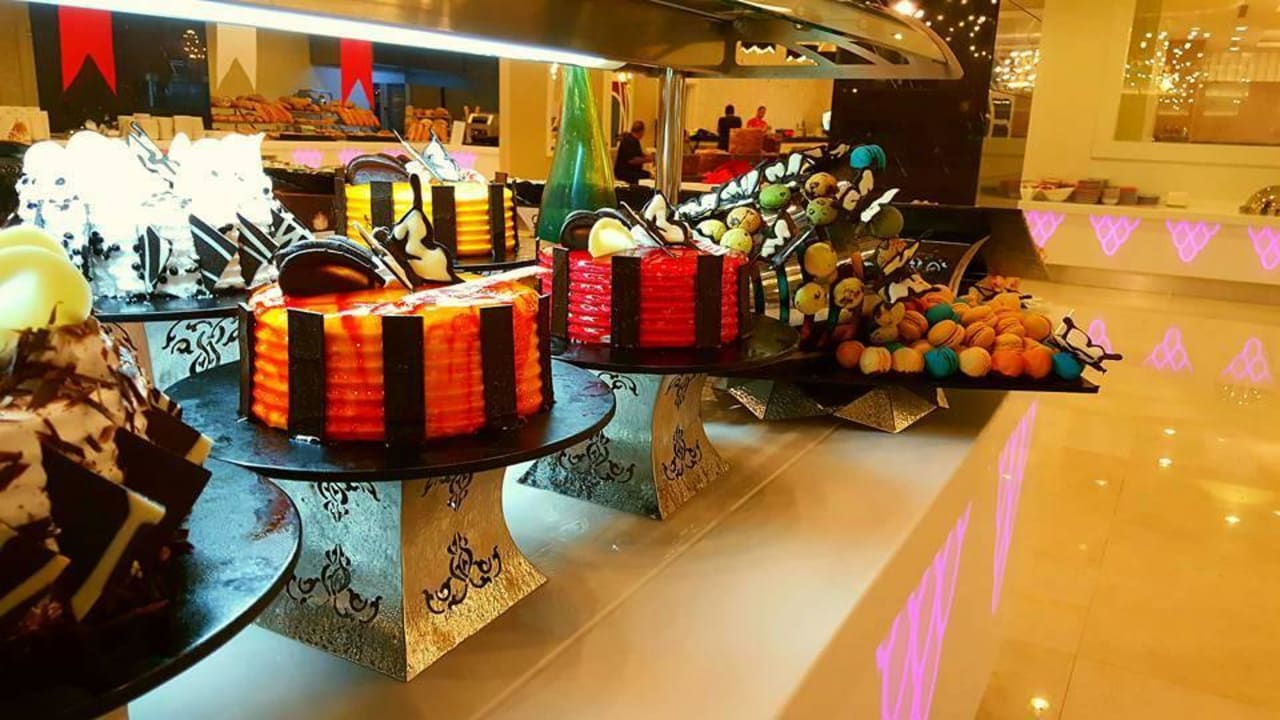 Und sehr schmackhaft Adalya Elite Lara