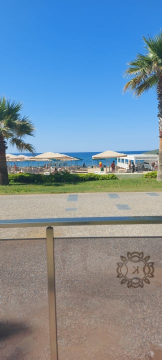 Strand Kamelya Aishen Club