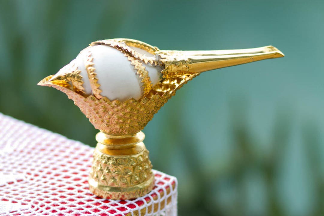 Heilige Wasser vom Tempel Khaolak Laguna Resort