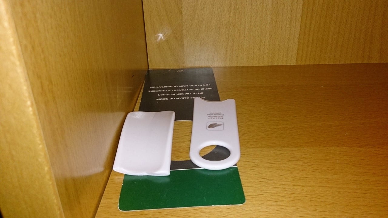 Kaputter Schuhanzieher im Schrank Hotel Zum Weissen Ross