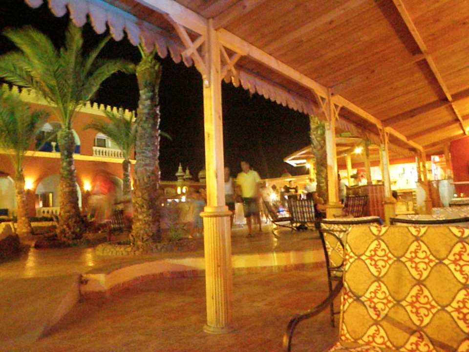 Wieczorem w hotelu Pickalbatros Alf Leila Wa Leila Resort - Neverland Hurghada