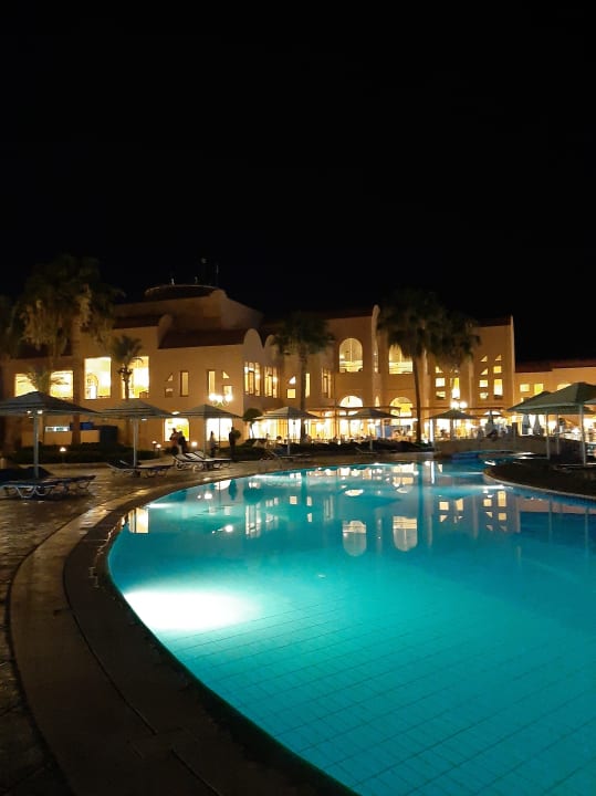 Pool Akassia Swiss Resort