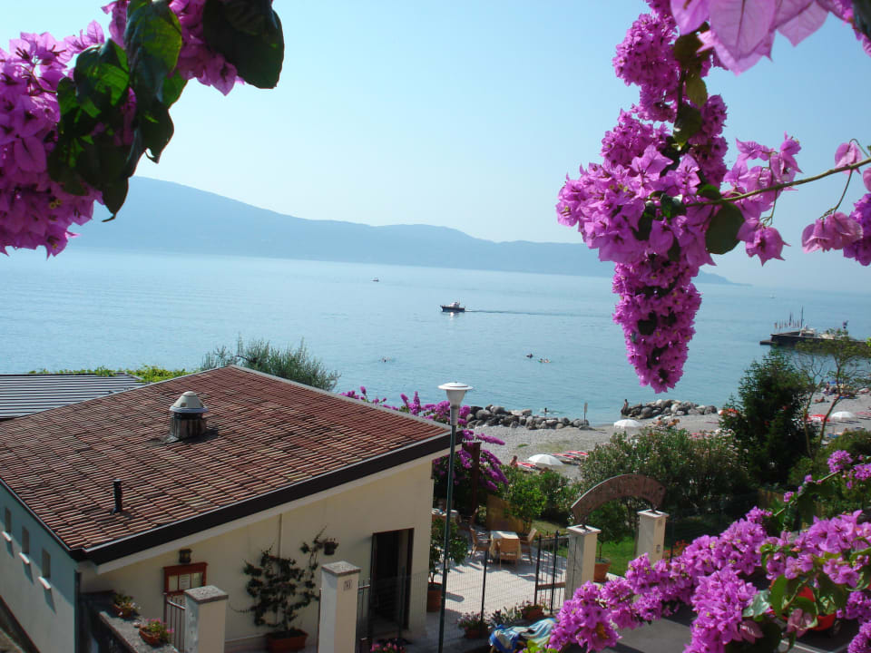 Blick vom Balkon über den See Hotel Lido