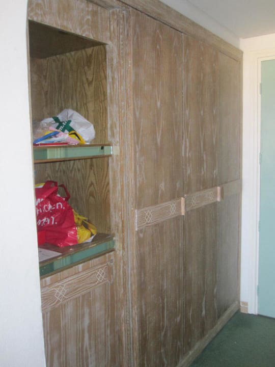 Kleiderschrank Hotel Tej Marhaba
