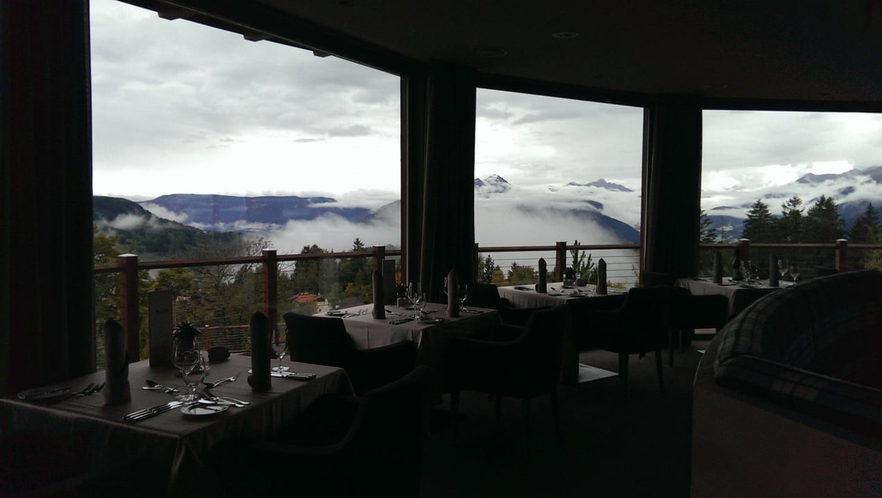 Restaurant (manchmal) über den Wolken Hotel Chalet Mirabell