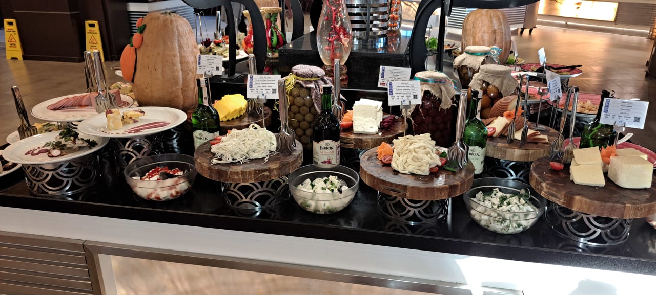Gastro Limak Lara Deluxe Hotel & Resort