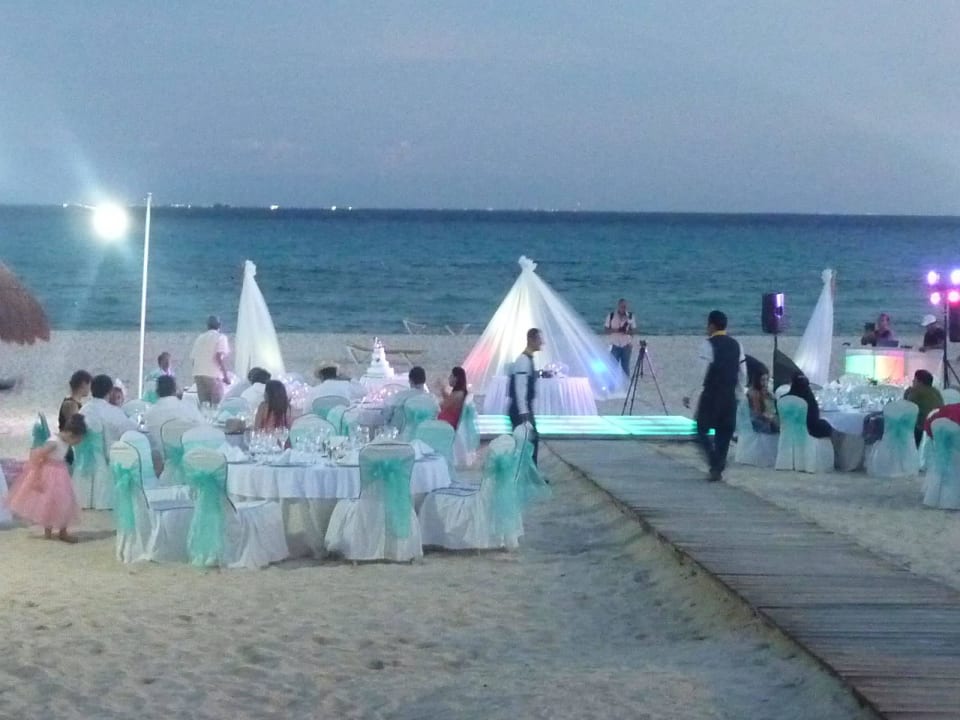 3 Wochen, 8 mal Hochzeit Iberostar Waves Tucan